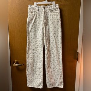 H&M size 4 patterned purple flowers white jeans